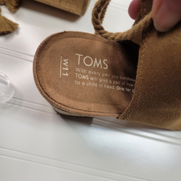 TOMS Tan Suede Leather Open Toe Sandals Heels Size 11 - Picture 10 of 10
